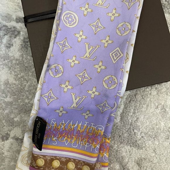 Louis Vuitton Silk Monogram Map Bandeau - Picture 6 of 8